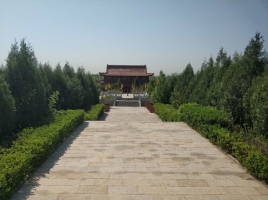 皇家龙山陵园道路